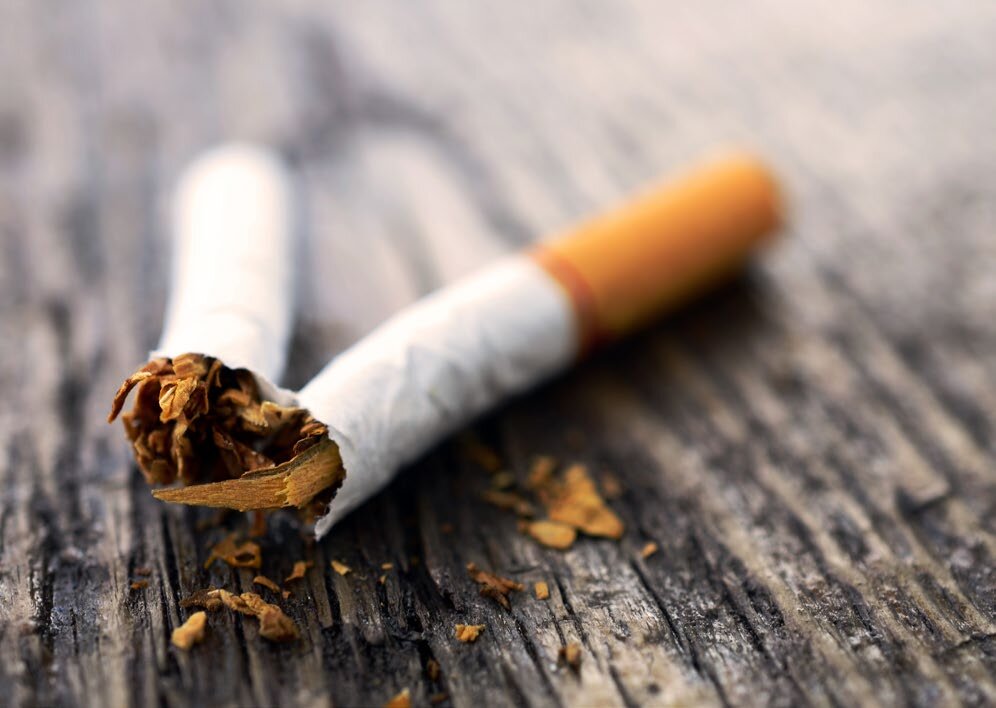 Không hút thuốc lá sẽ giảm tình trạng bốcc hỏa mãn kinh gây ra