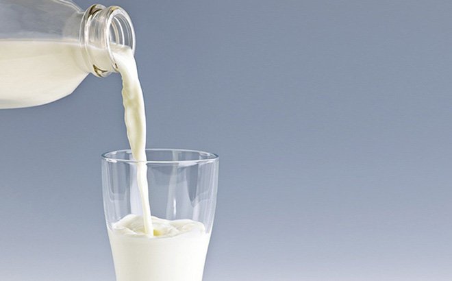 Sữa là nguồn bổ sung canxi hiệu quả cho phụ nữ mãn kinh