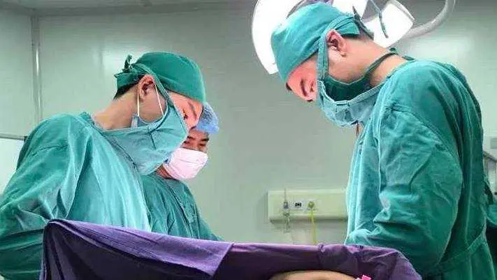 Mỗi phương pháp phẫu thuật u nang buồng trứng lại có ưu nhược điểm riêng