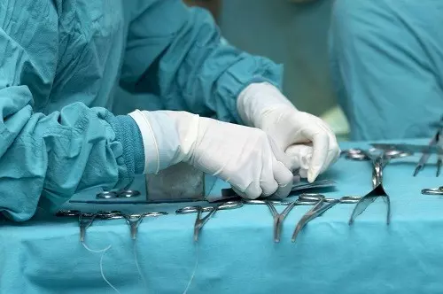 Điều trị u nang buồng trứng bằng phương pháp phẫu thuật