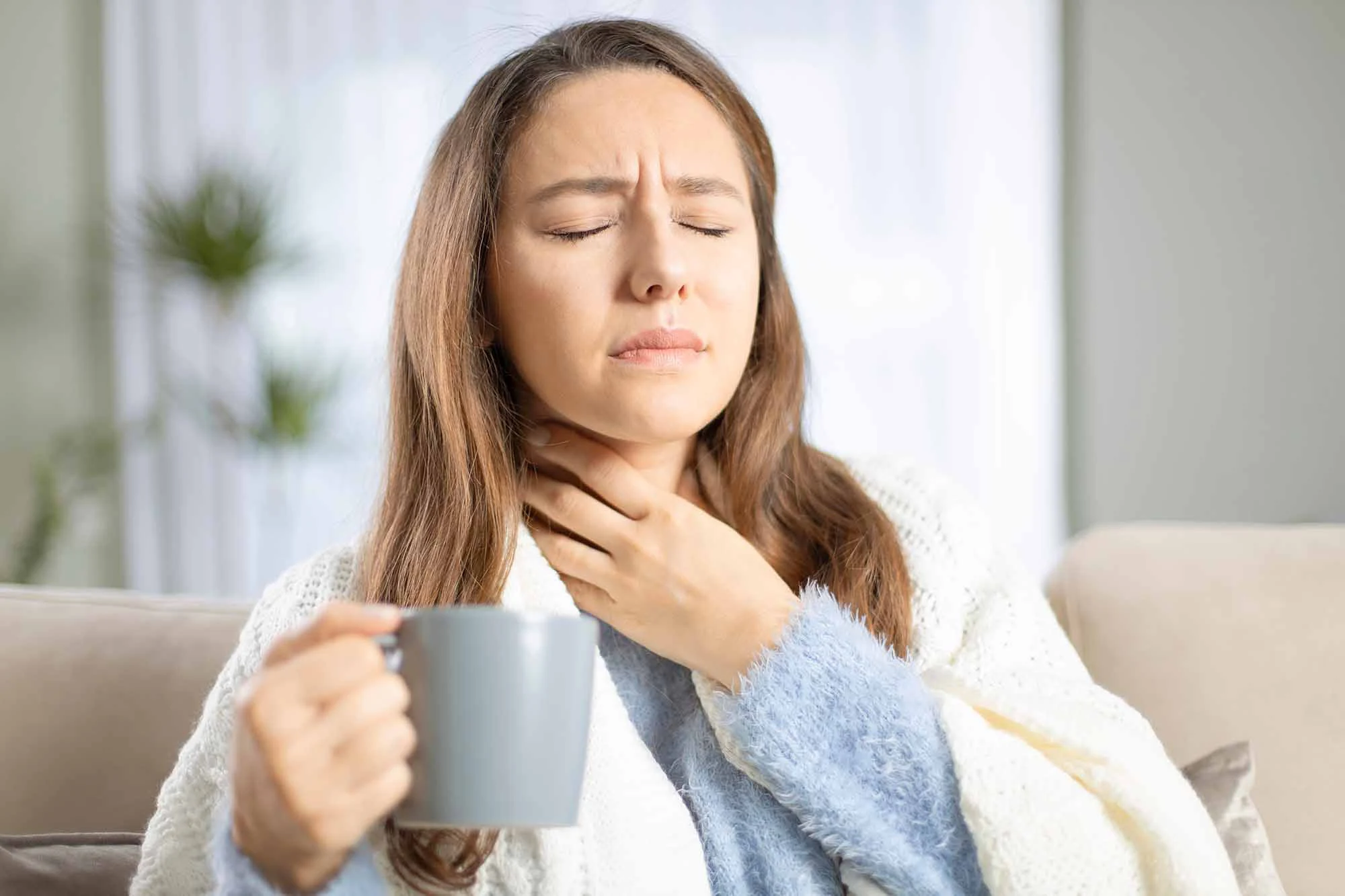 Bị đau rát họng nên làm gì để bệnh nhanh khỏi?