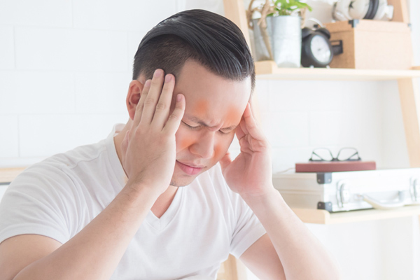 Viêm xoang mũi dị ứng có thể gây đau đầu, mệt mỏi