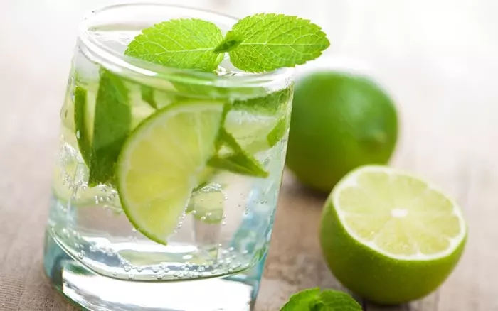 Uống nước chanh giúp cân bằng nội tiết tố