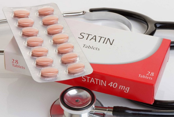 Thuốc statin có tác dụng như thế nào trong việc giảm mức cholesterol trong máu?
