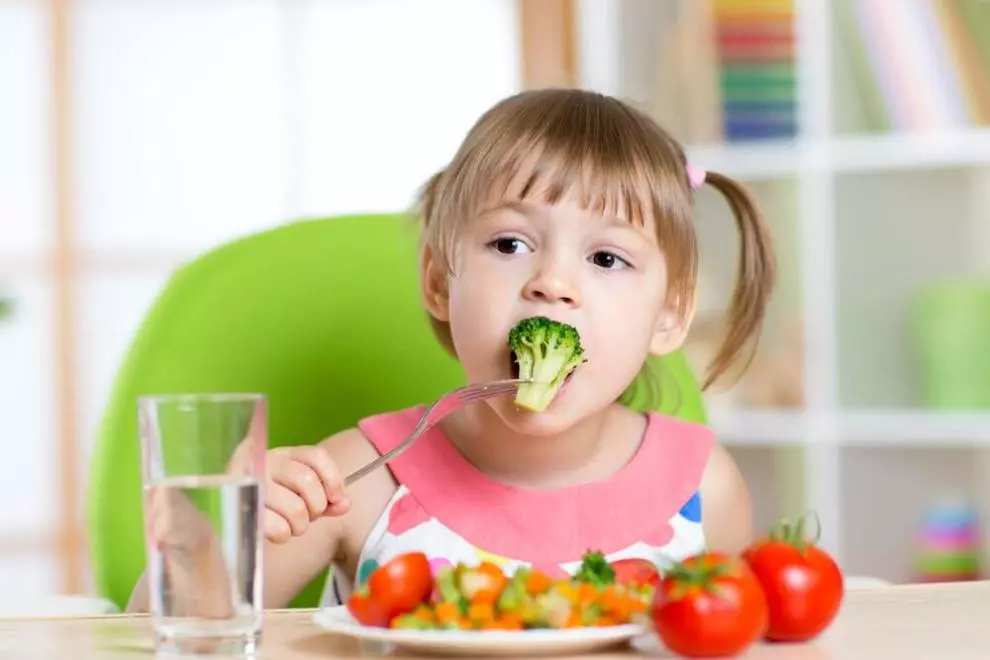Chế độ dinh dưỡng phù hợp giúp cải thiện ù tai ở trẻ