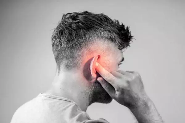Viêm nhiễm ở tai dễ gây điếc tai phải