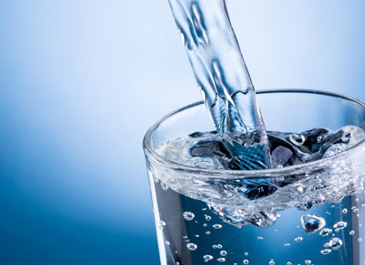  Uống đủ nước giúp cải thiện hội chứng kém hấp thu ở trẻ em