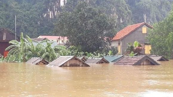 Bão lụt khiến nhiều nhân viên Tập đoàn tại miền Trung gặp khó khăn