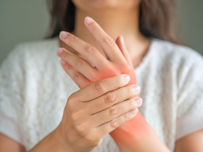    Nữ giới có tỷ lệ bị viêm đau khớp tay nhiều hơn so với nam giới