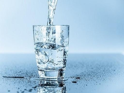   Uống đủ nước giúp cải thiện tình trạng đi tiểu xong bị đau bụng dưới