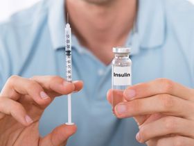 Người tiểu đường sau khi tiêm insulin bao lâu được ăn cơm?