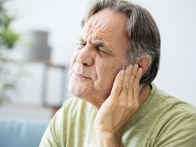 Bị điếc 1 tai có chữa được không? Làm sao để tăng thính lực