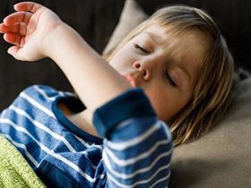 Trẻ bị ho có cần uống kháng sinh?