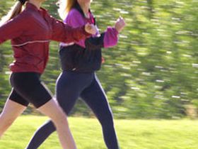 Phát hiện mới: Giảm nguy cơ đột quỵ ở phụ nữ thường xuyên đi bộ