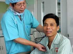 Phẫu thuật cấy tim nhân tạo thành công tại Việt Nam