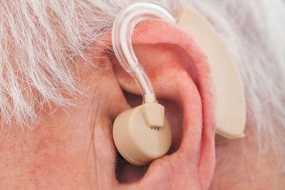 Cấy ốc tai điện tử: phương pháp mới cho người điếc