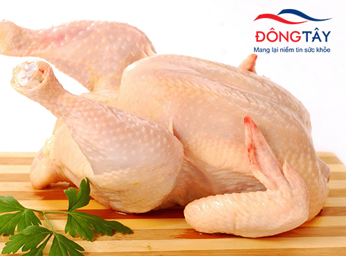    Trước khi chế biến gà nên loại bỏ phần da vì chúng chứa nhiều cholesterol