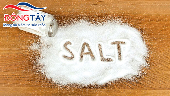Người bệnh thiếu máu cơ tim nên hạn chế ăn những thực phẩm chứa nhiều muối