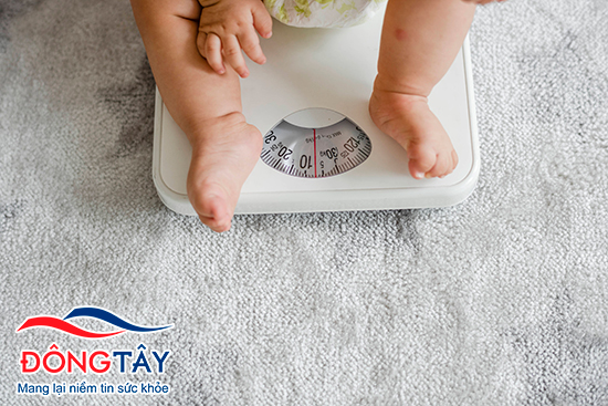 Cân nặng khi sinh có liên hệ như thế nào với nguy cơ mắc tiểu đường type 2 khi trưởng thành?