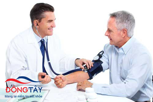 Người bệnh mạch vành bị tăng huyết áp nên kiểm soát huyết áp trong khoảng 130 - 139/ 80-85 mmHg